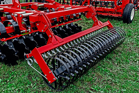 现代农业机械用现代拖拉机
